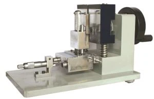 Manuální zářezový stroj pro tvorbu vzorků